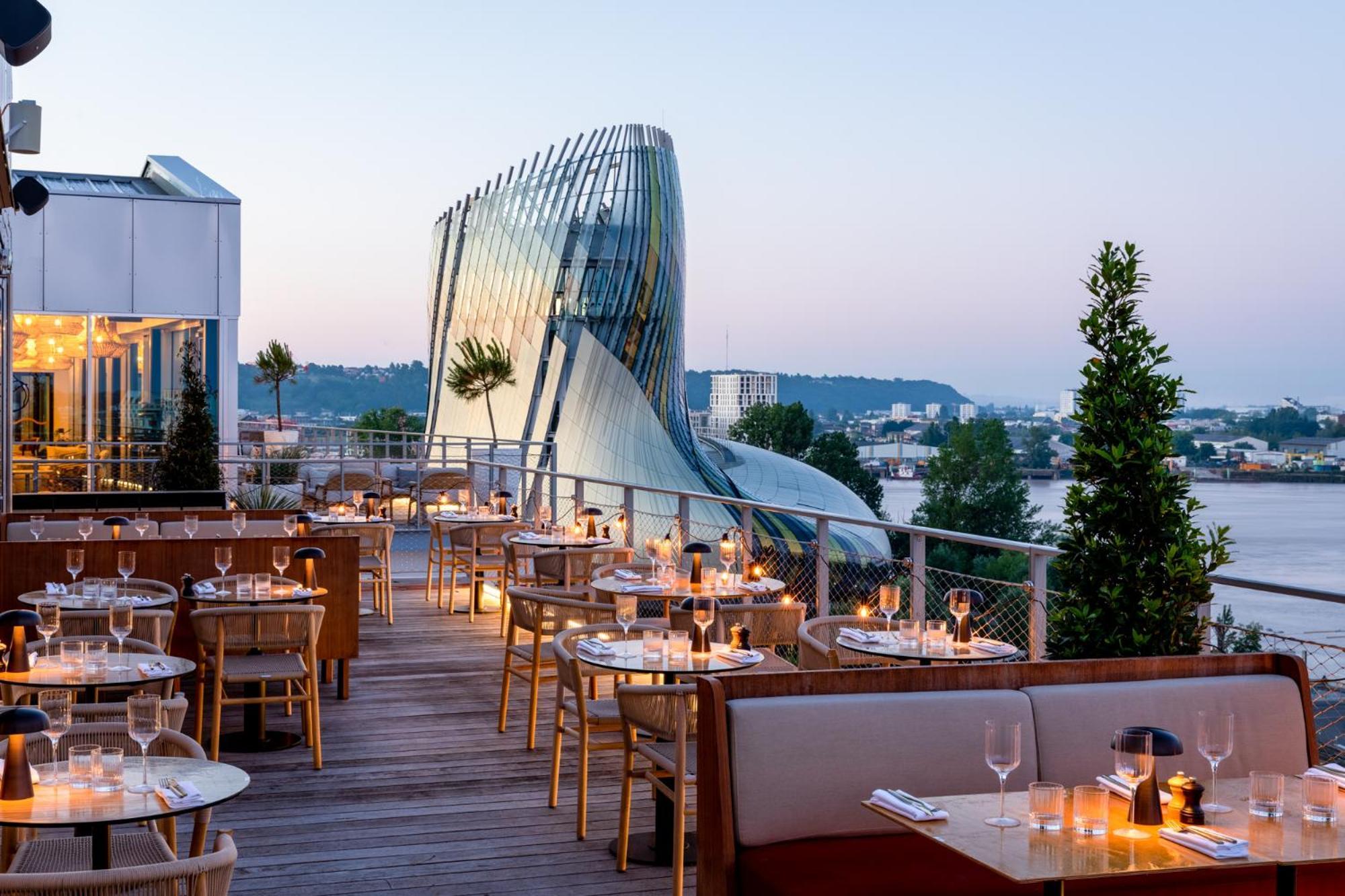 Renaissance Bordeaux Hotel Exterior photo